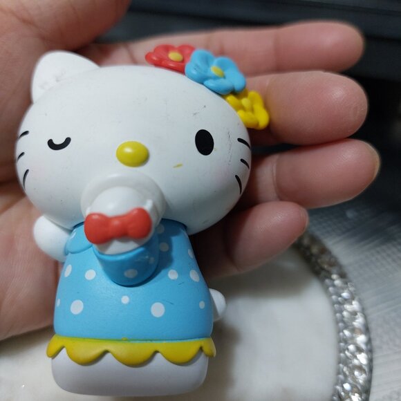 POP MART Super Cute Rare Hello Kitty Toy Figurine - Picture 4 of 10